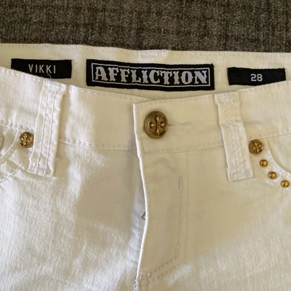 Affliction Denim White Short - Picture 4 of 6